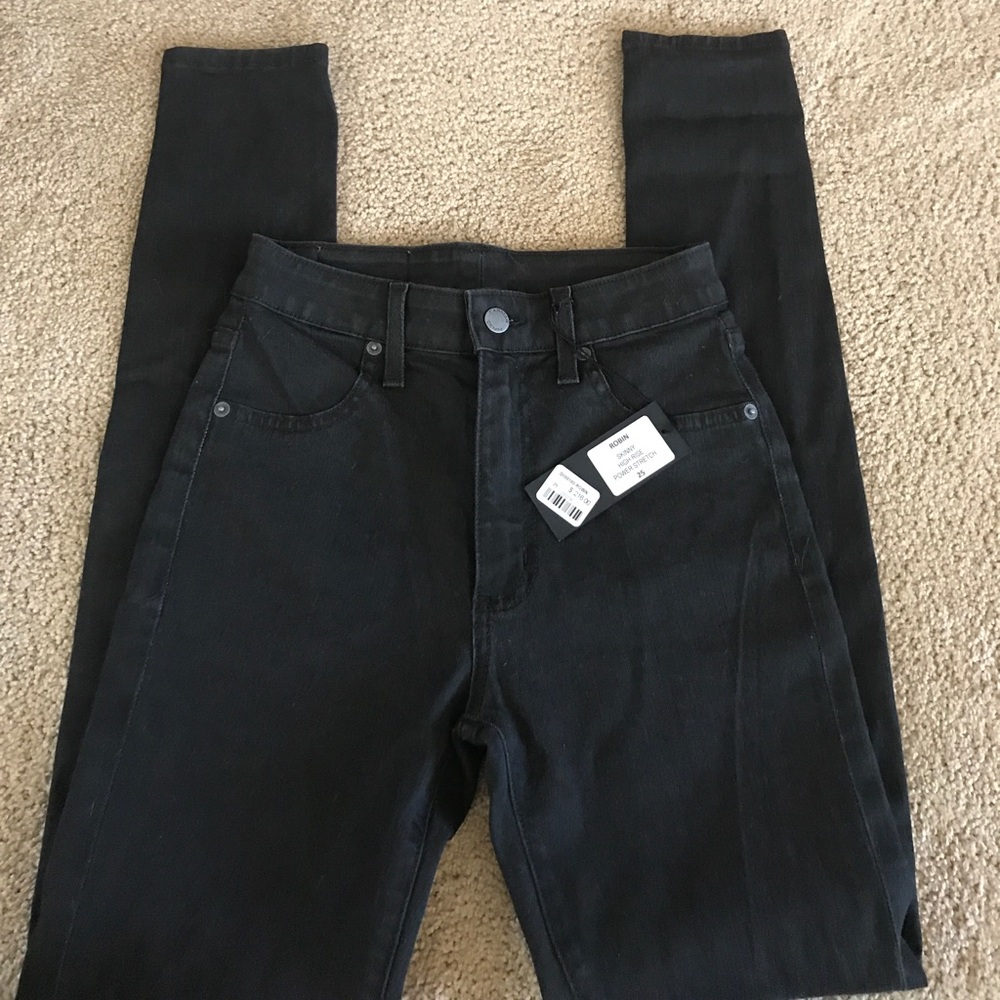 New Carmar black high rise skinny jean